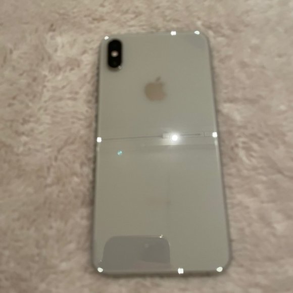 iPhone XS Max - Silver - 256GB - & LEATHER CASE